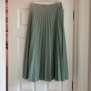 Green Stradivarius midi skirt